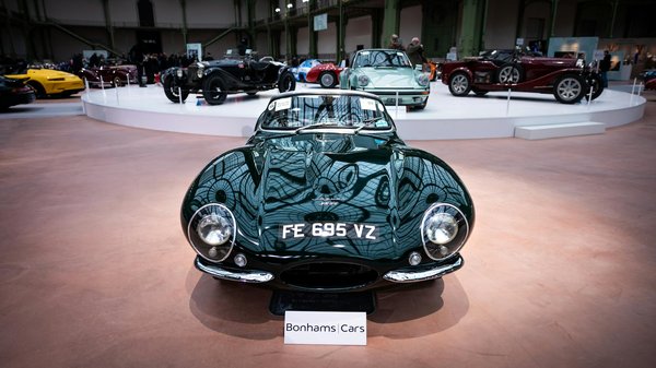 Welche rechtlichen Aspekte sollte ich bei internationalen Motorradreisen beachten?